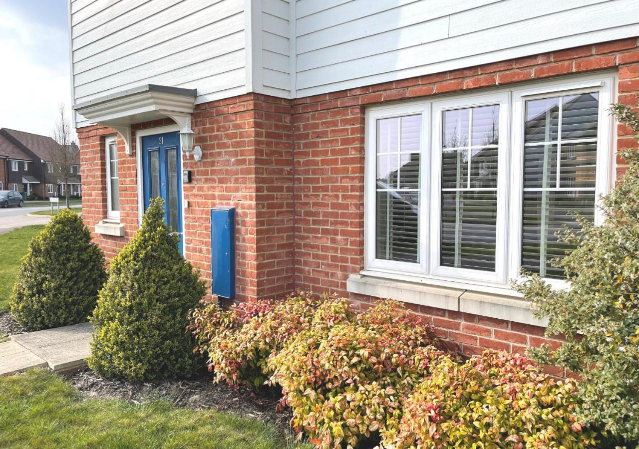 Ashford Holiday Home Sleeps 6 Free Parking Wifi Willesborough Exterior photo