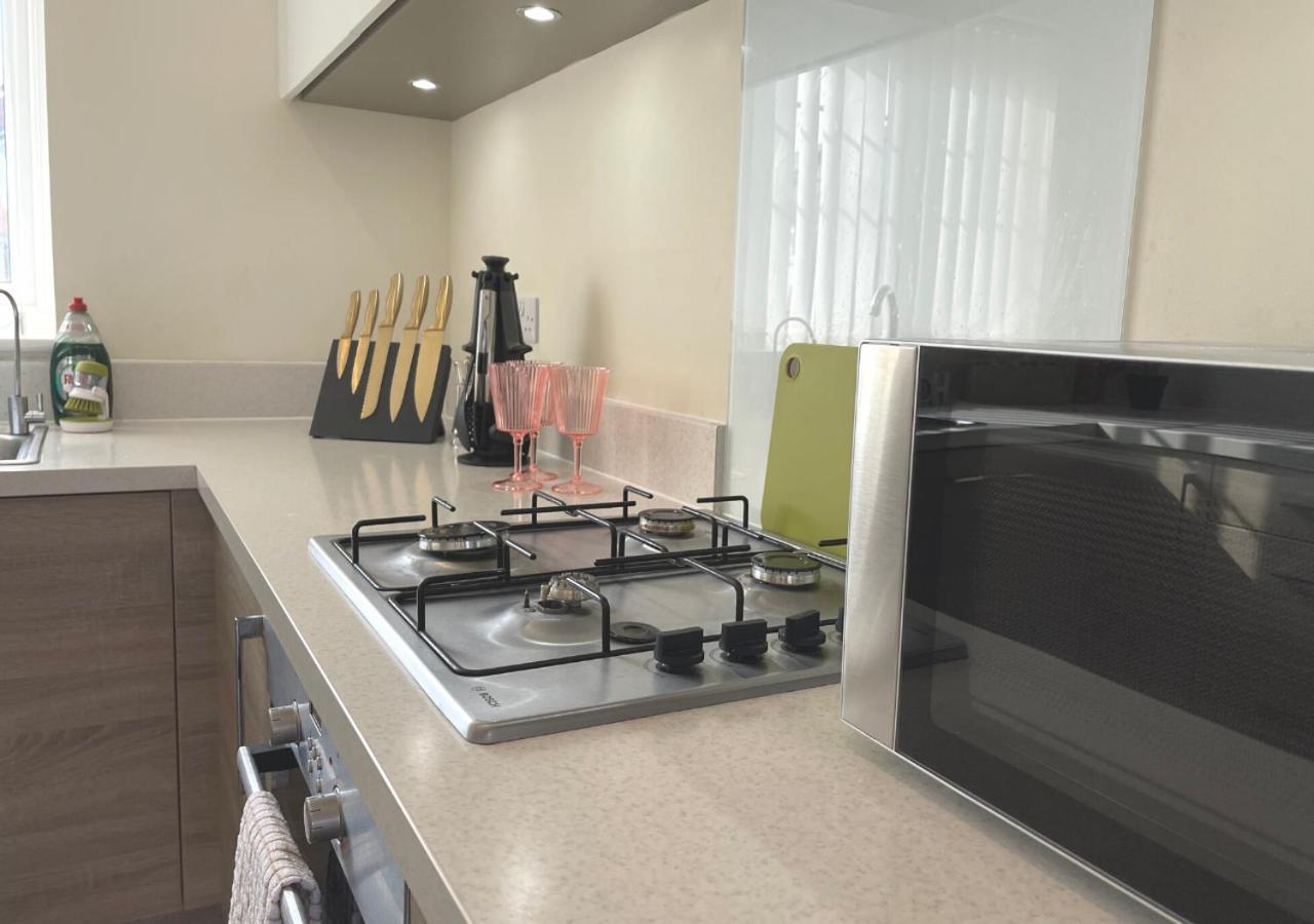 Ashford Holiday Home Sleeps 6 Free Parking Wifi Willesborough Exterior photo