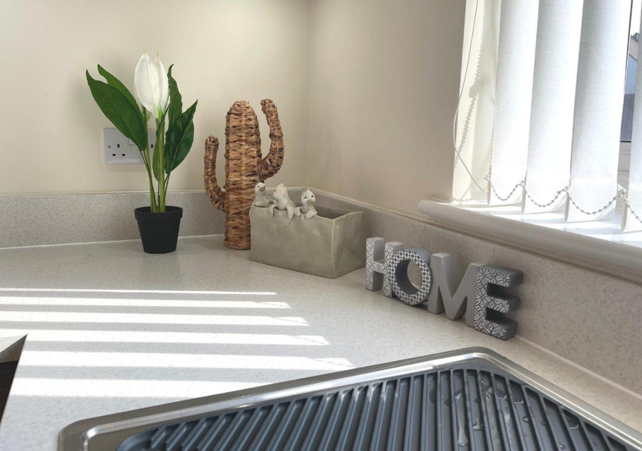 Ashford Holiday Home Sleeps 6 Free Parking Wifi Willesborough Exterior photo